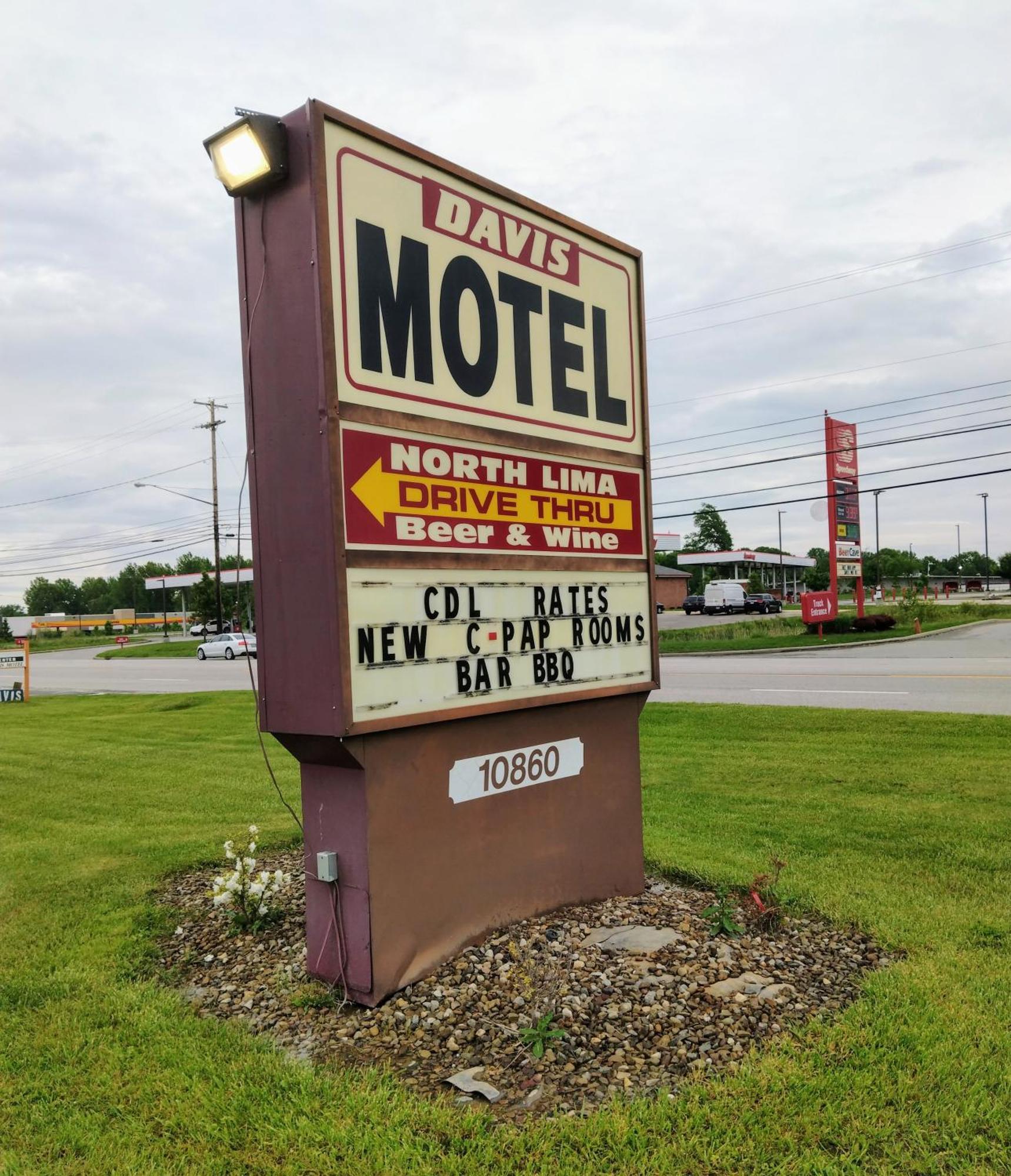 Davis Motel North Lima Buitenkant foto
